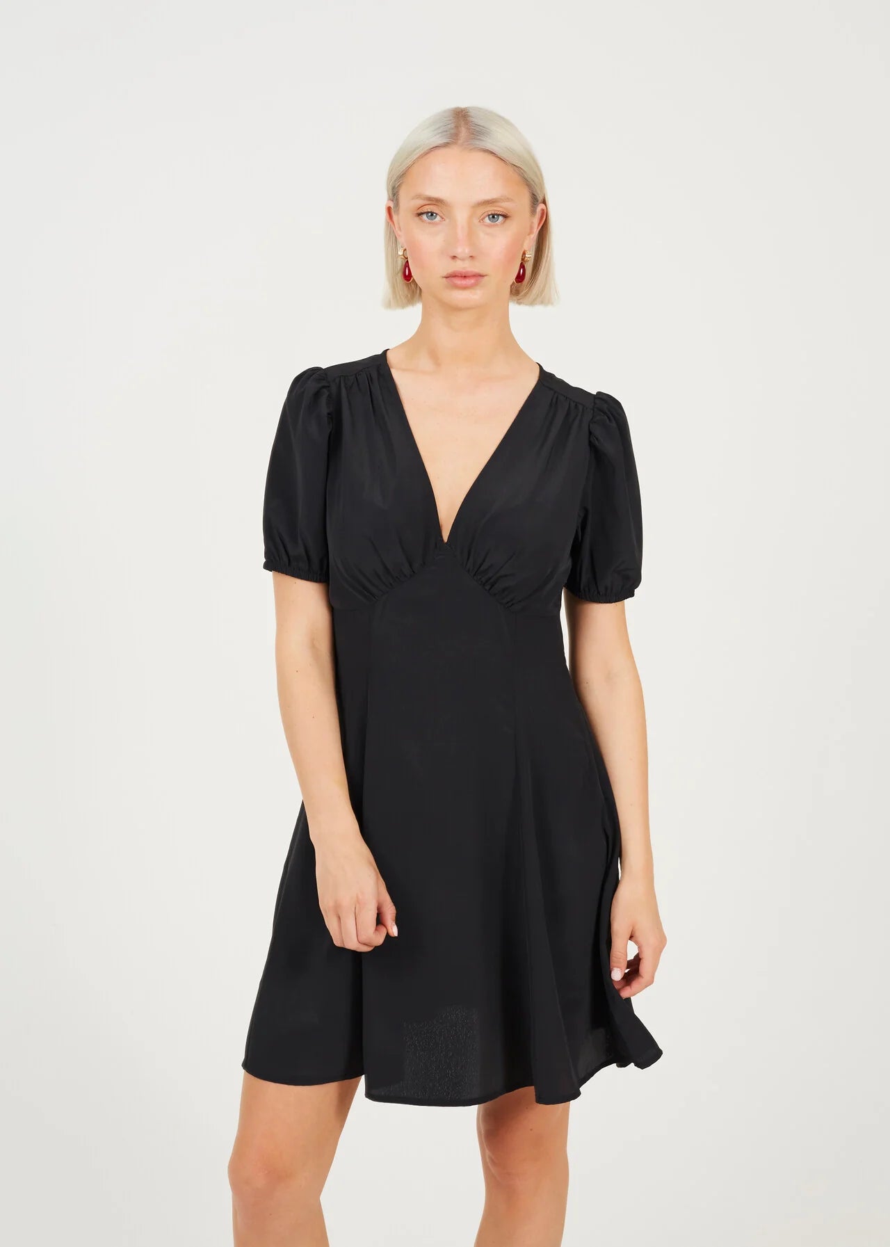 V-NECK SHORT SLEEVE MINI DRESS