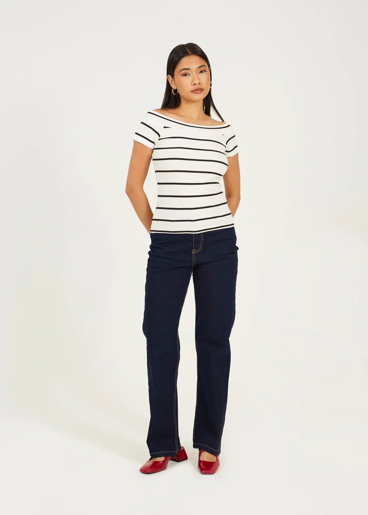 HIGH WAISTED STRAIGHT LEG JEANS