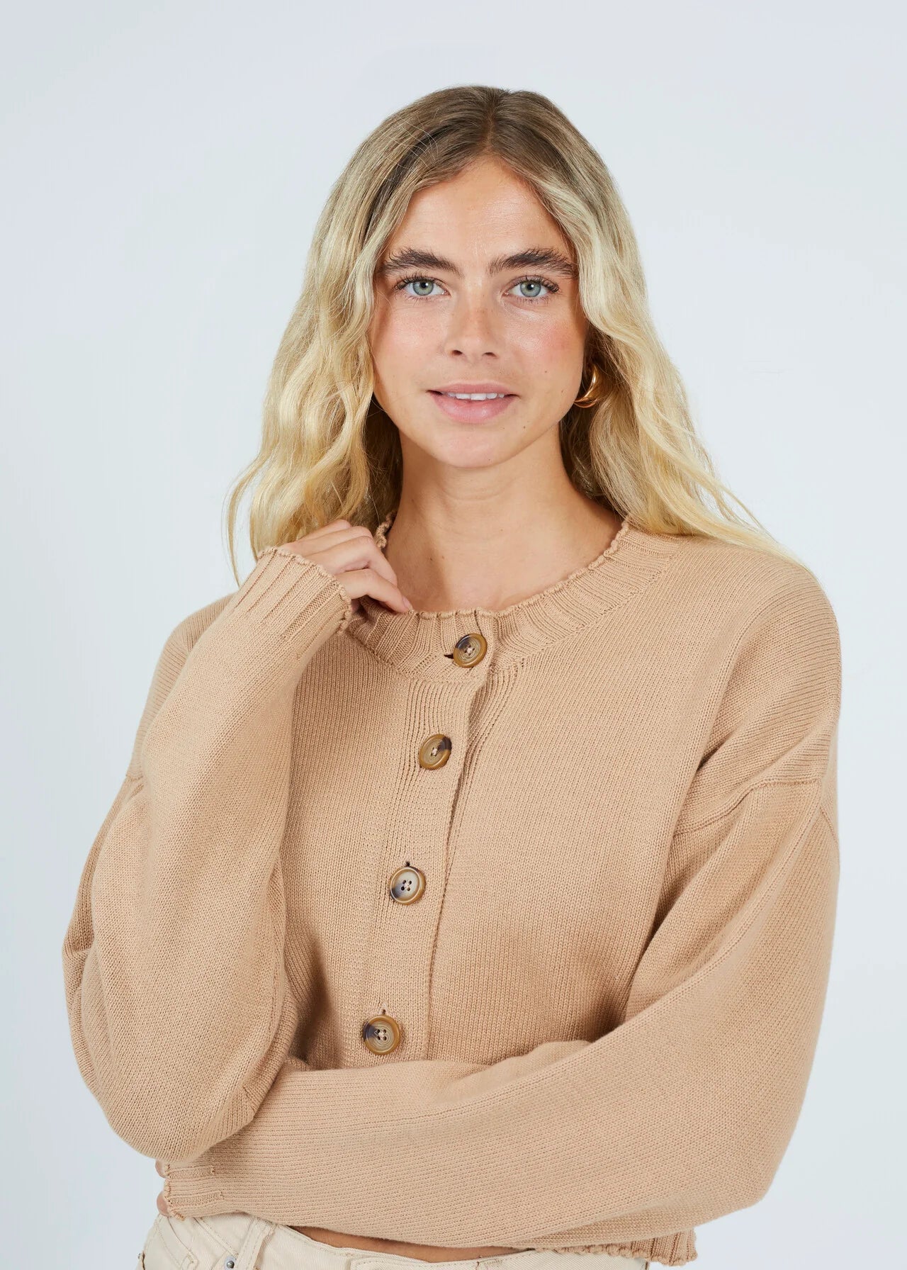 BOXY CREW NECK CARDIGAN, CAMEL