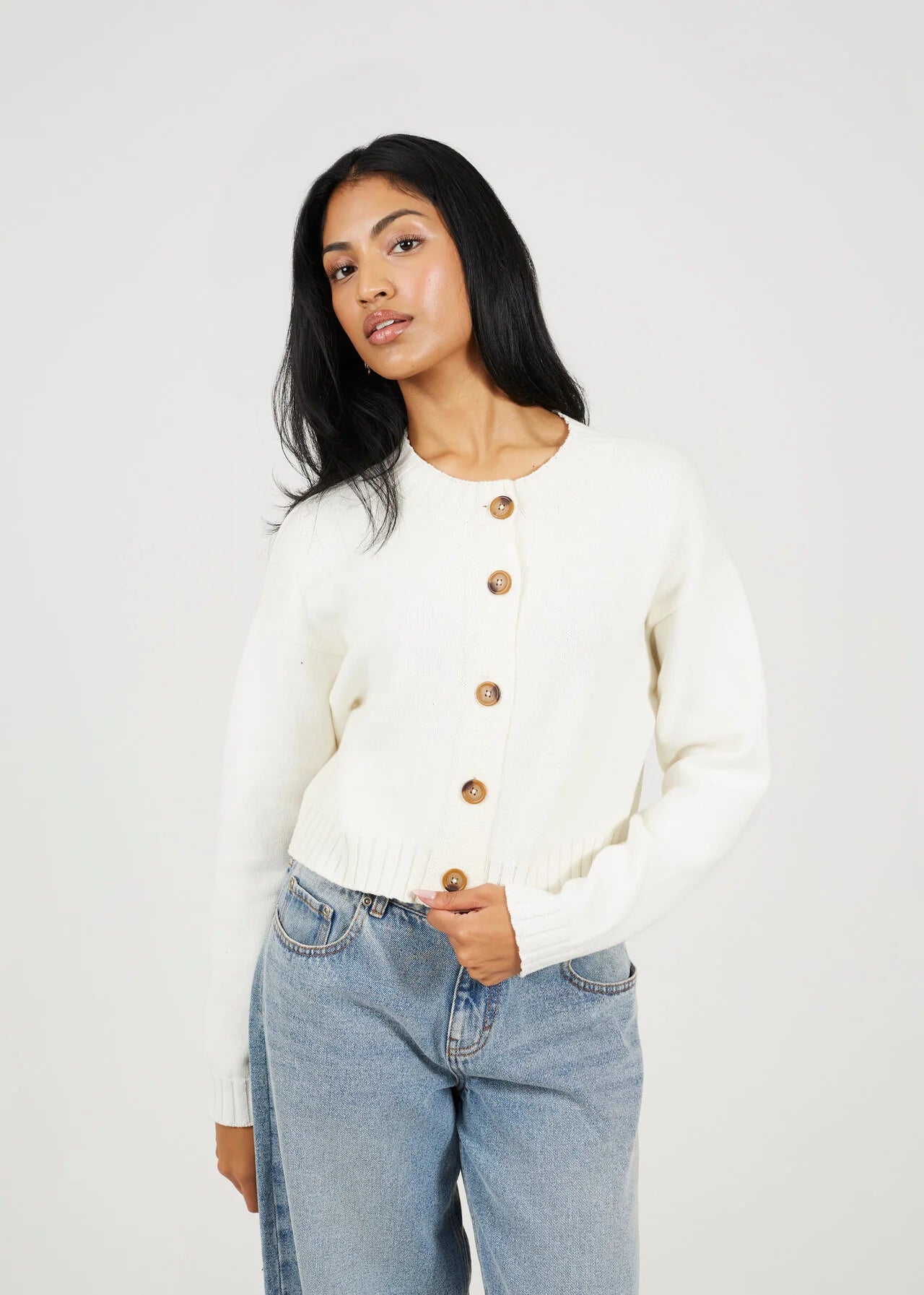 BOXY CREW NECK CARDIGAN, CREAM