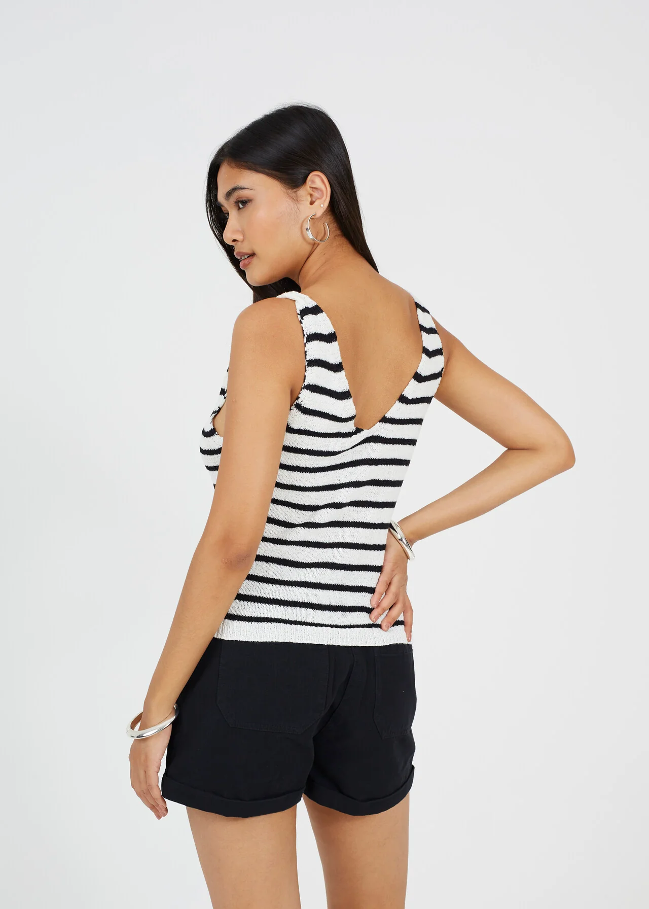 Brave Soul Crepe Yarn V-Neck Knitted Vest – White/Black Stripe