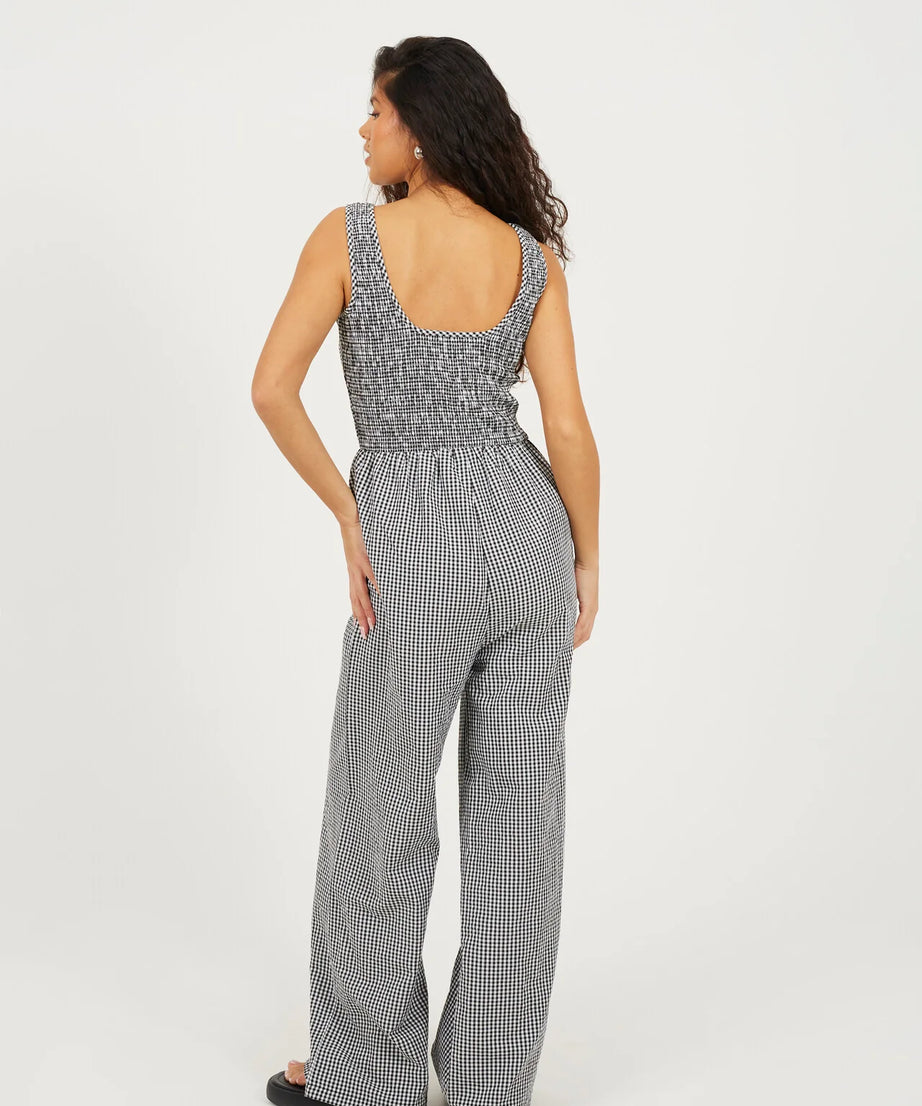 SLEEVELESS SCOOP NECK GINGHAM JUMPSUIT, BLACK/WHITE