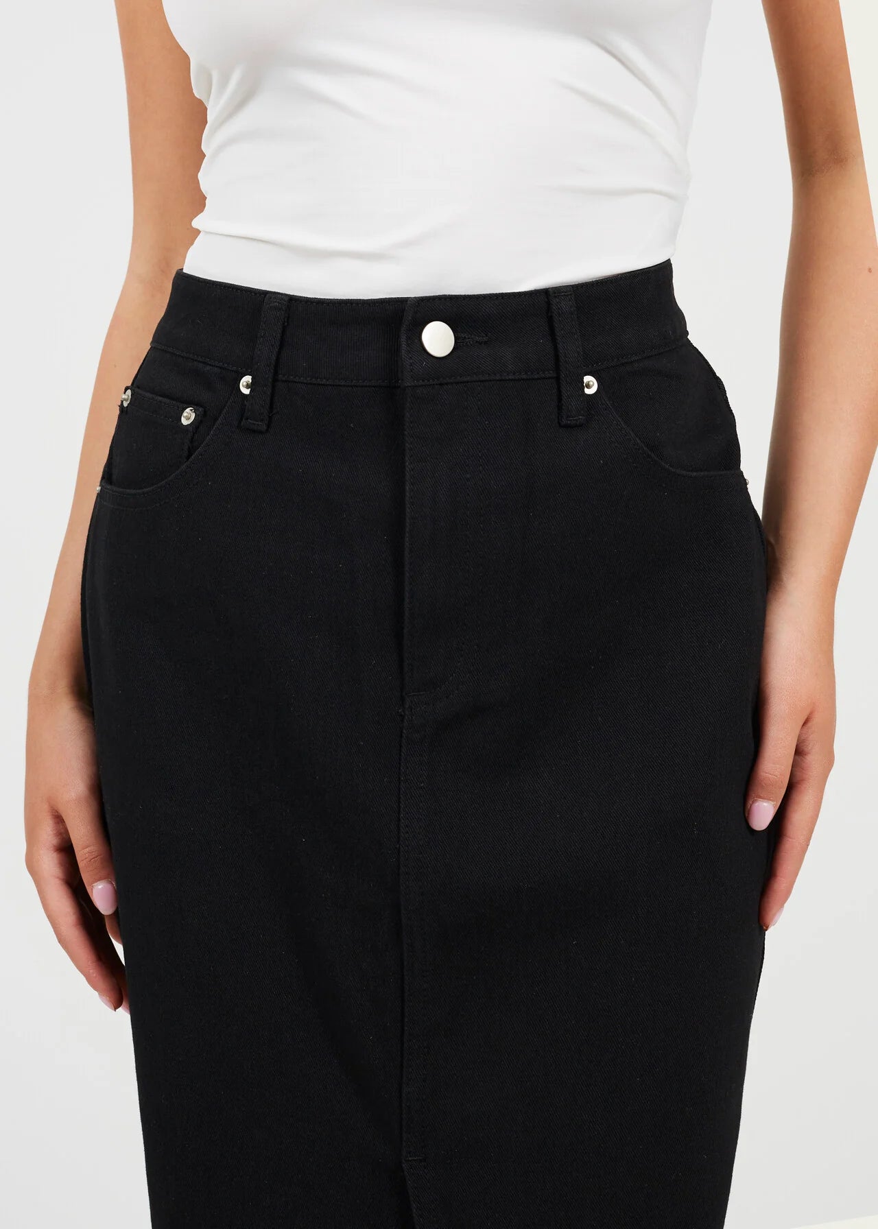 HIGH WAISTED DENIM SKIRT WITH FRONT SPLIT, WASHED BLACK