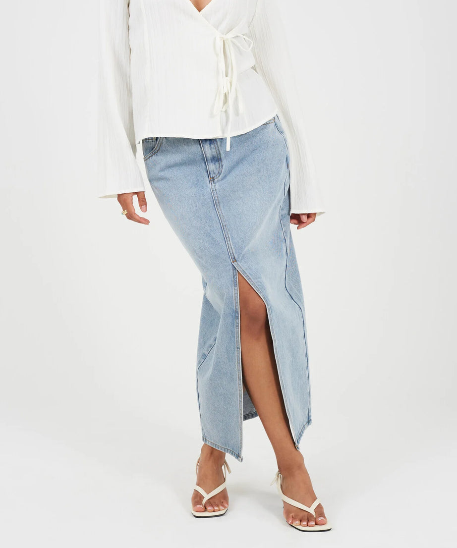 HIGH WAISTED DENIM SKIRT WITH FRONT SPLIT, PALE BLUE WASH
