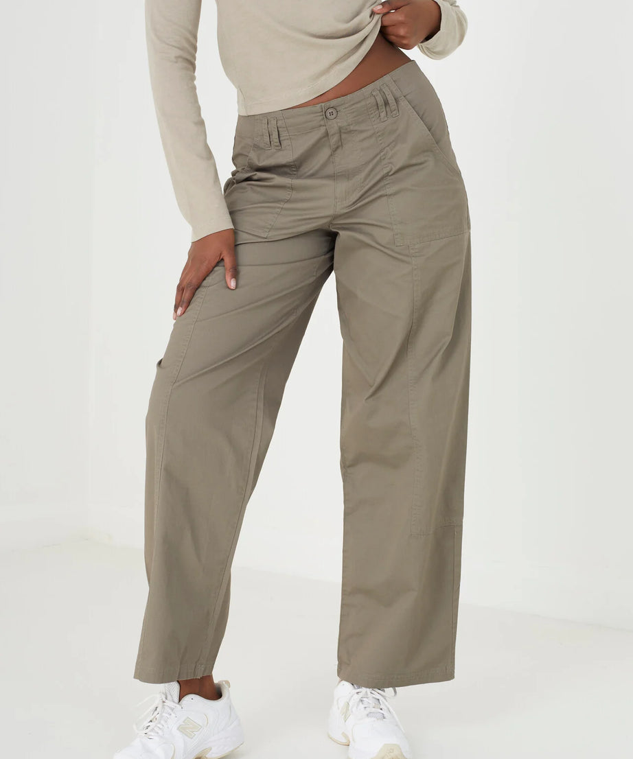 KHAKI UTILITY STYLE CARGO TROUSER