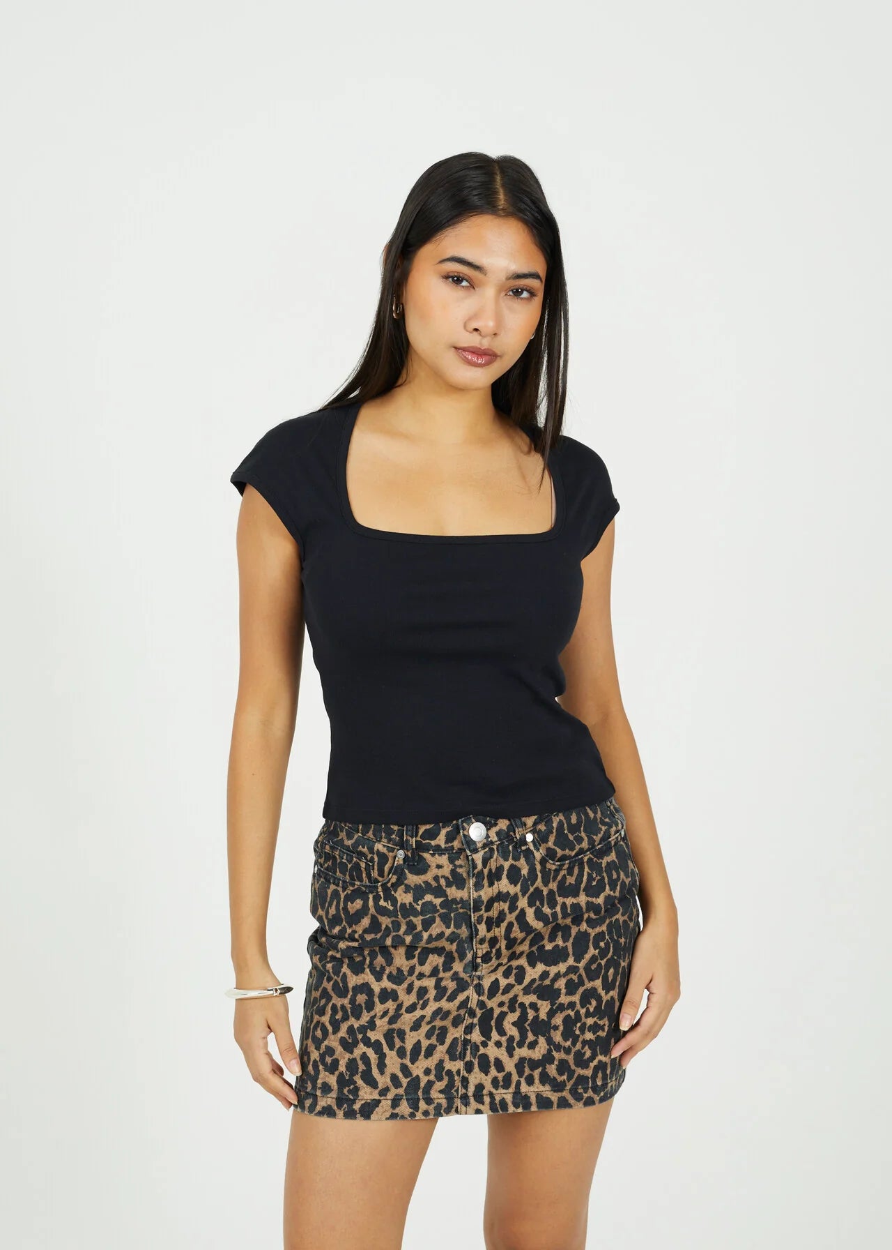 SQAURE NECK SHORT SLEEVE T-SHIRT, BLACK