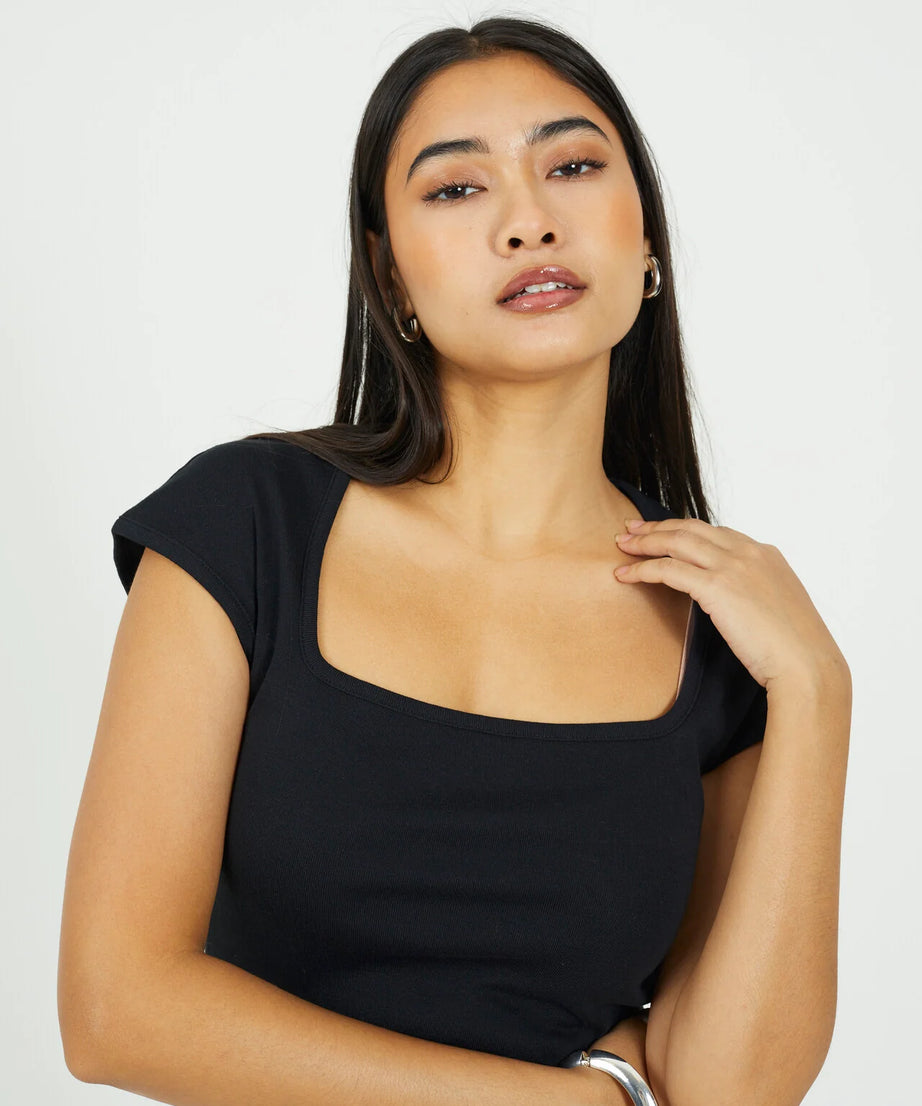 SQAURE NECK SHORT SLEEVE T-SHIRT, BLACK