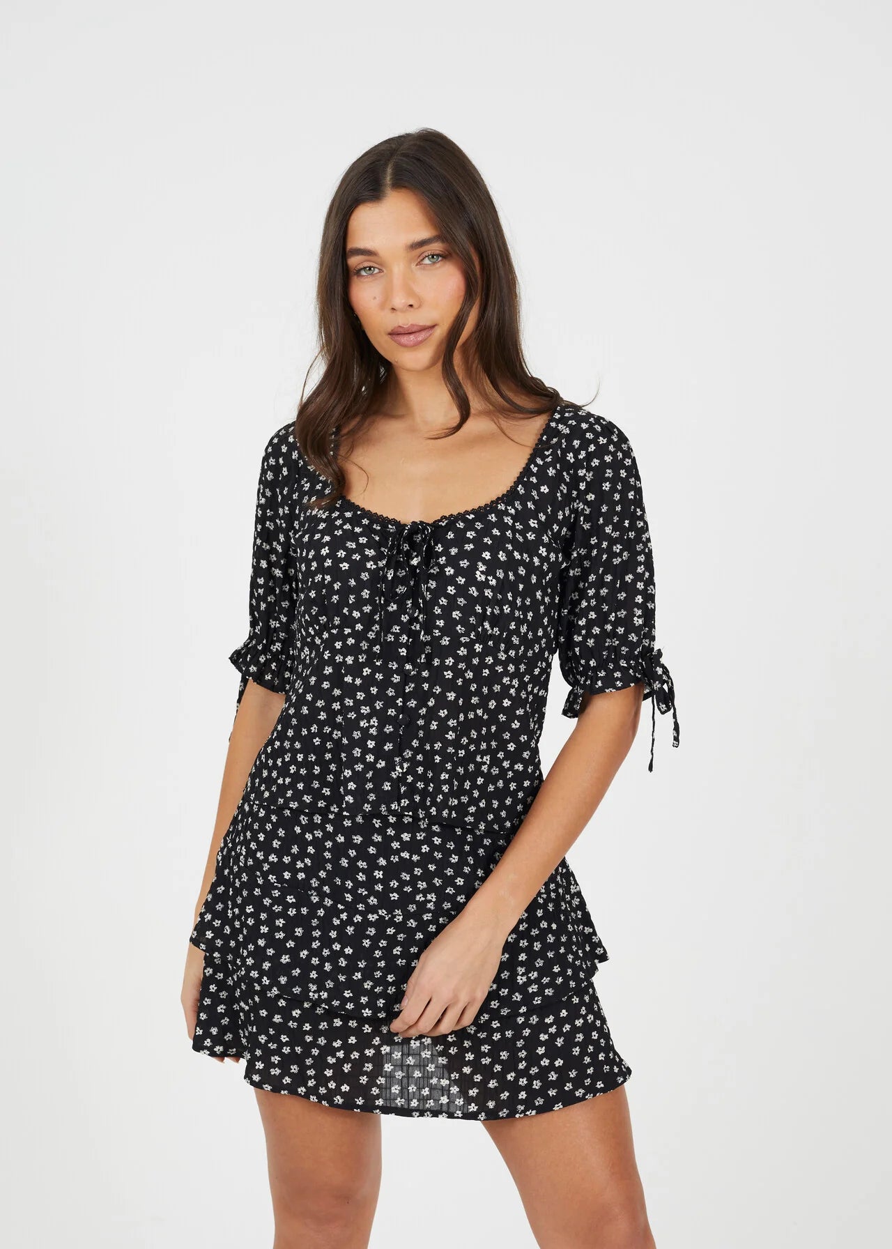 FLORAL TIE DETAIL TOP BLACK