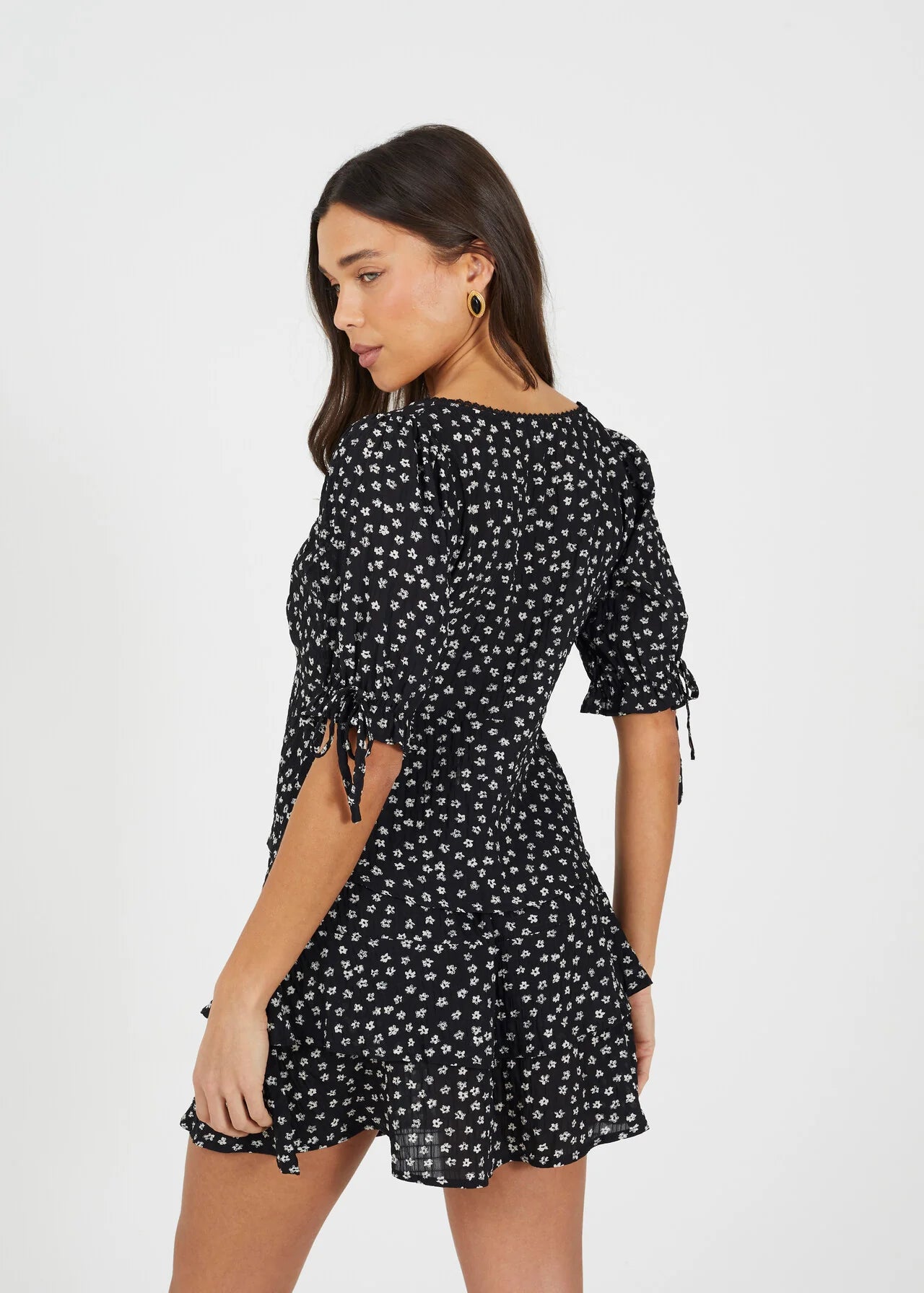 FLORAL TIE DETAIL TOP BLACK