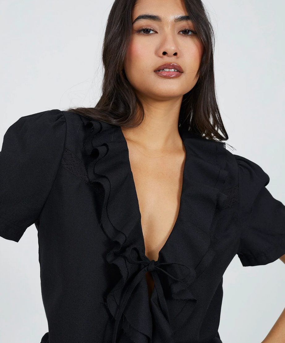 Brave Soul Tie-Front Frill Neck Woven Top – Black Short Sleeve