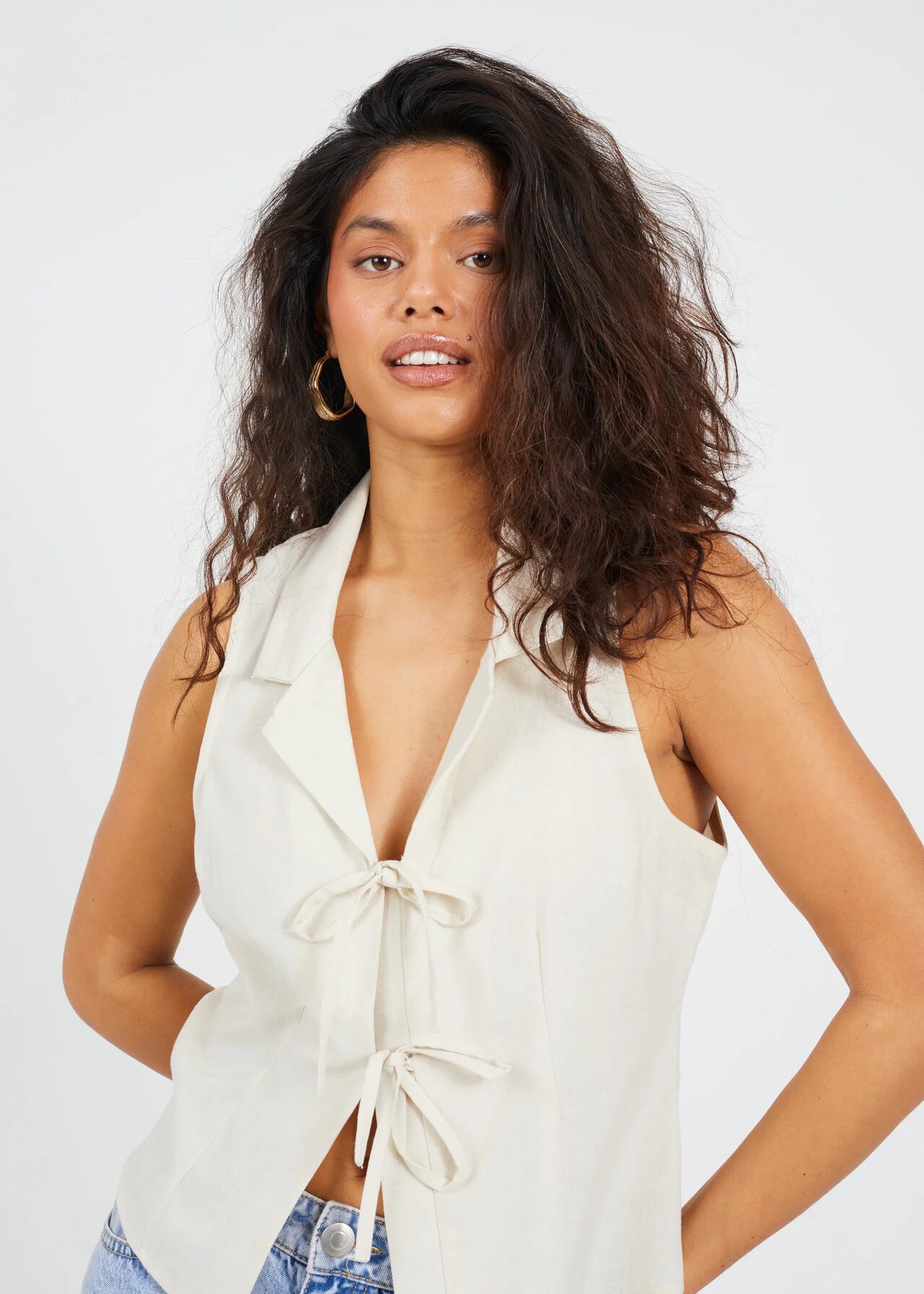 WOVEN COLLARED TIE FRONT VEST, ECRU