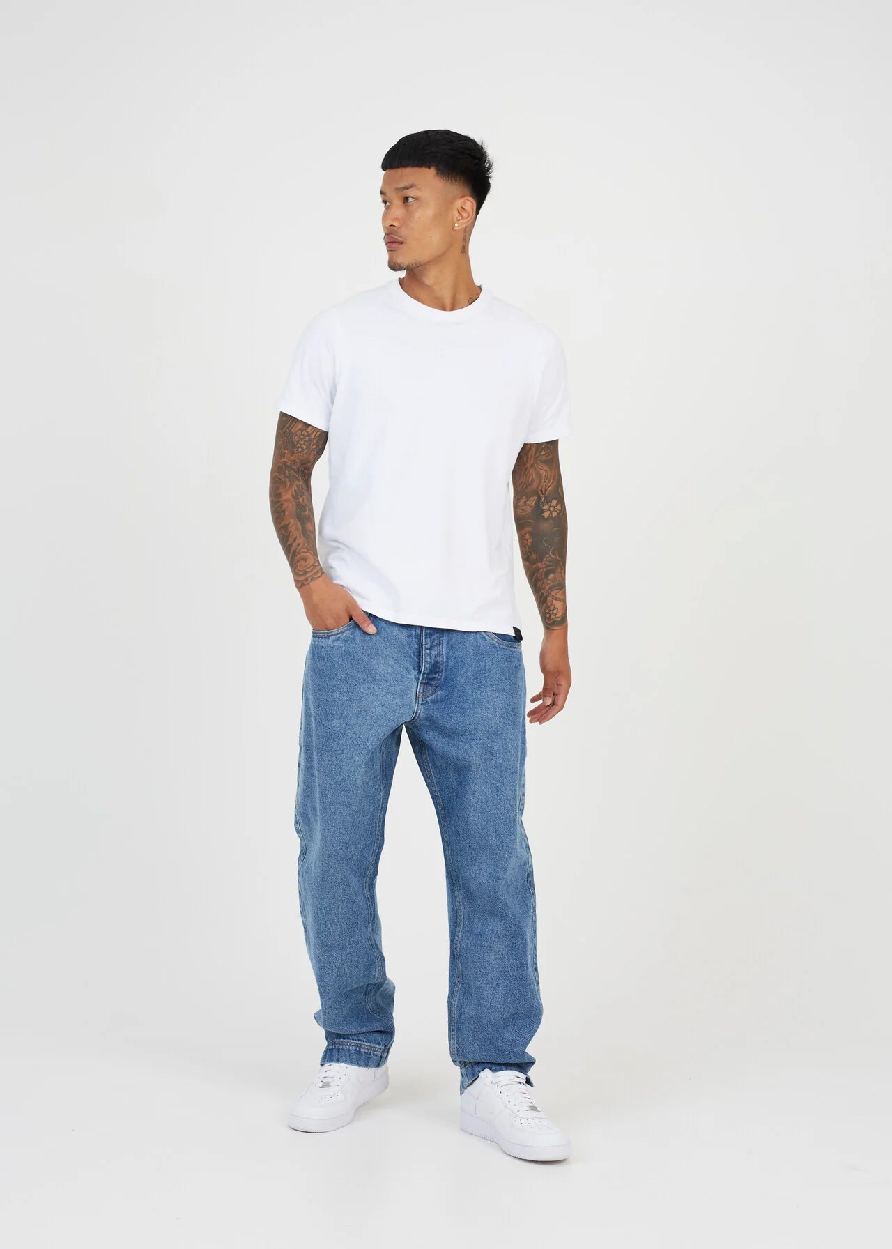 WIDE FIT LIGHT WASH JEAN WITH SPLIT HEM LONG LENGTH