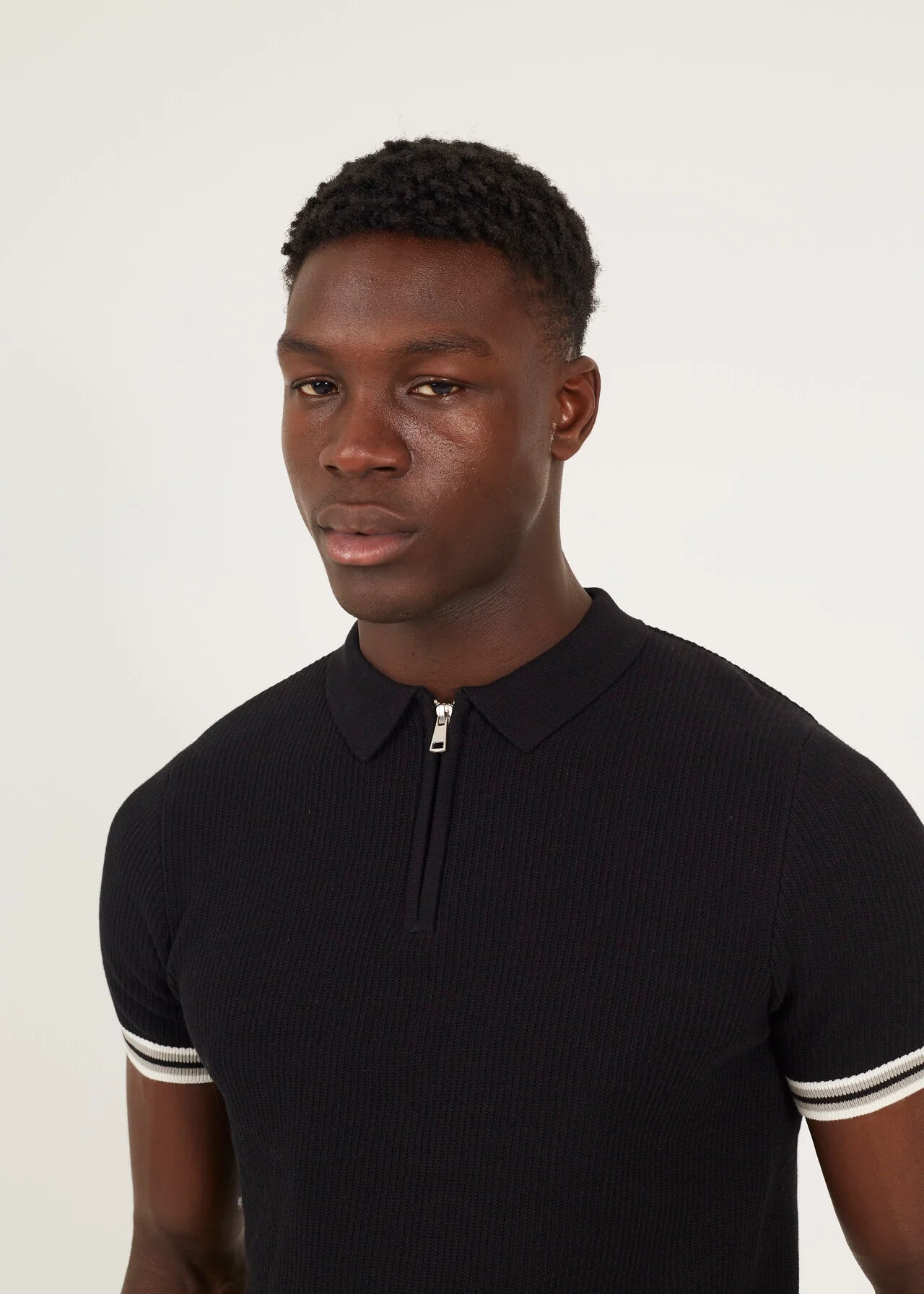 BLACK KNITTED POLO NECK WITH STRIPED TIPPING