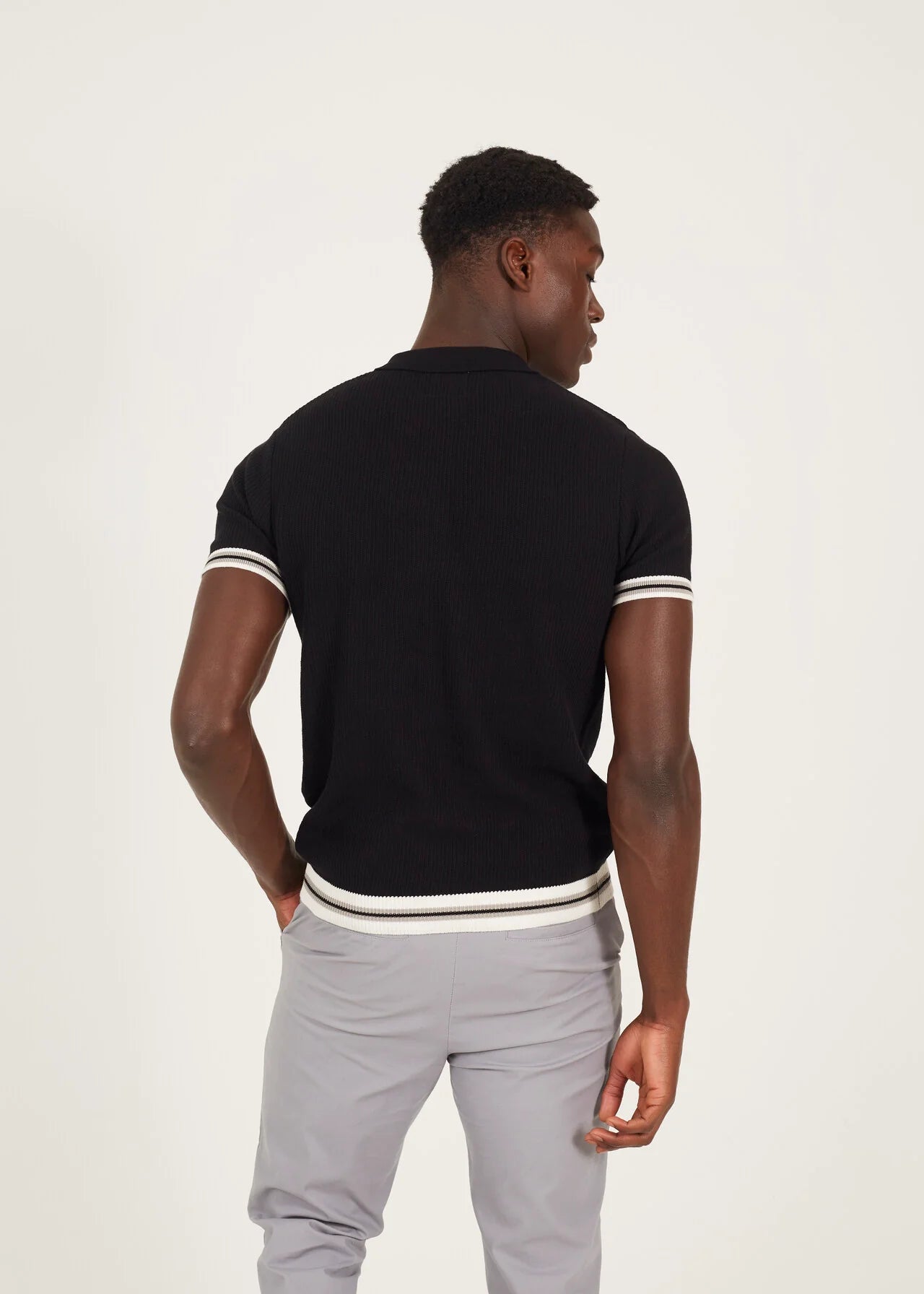 BLACK KNITTED POLO NECK WITH STRIPED TIPPING