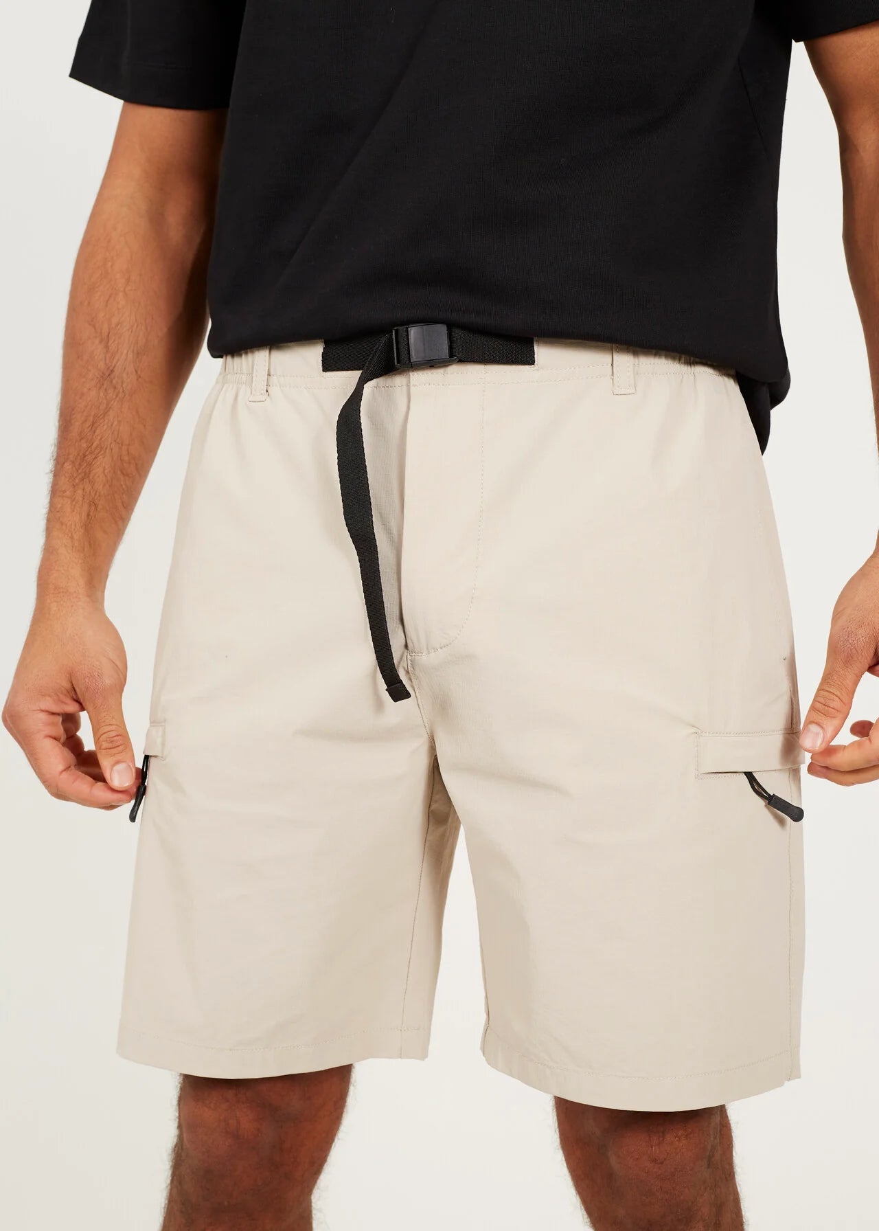 RIPSTOP BELT AND POCKET DETAIL SHORTS
