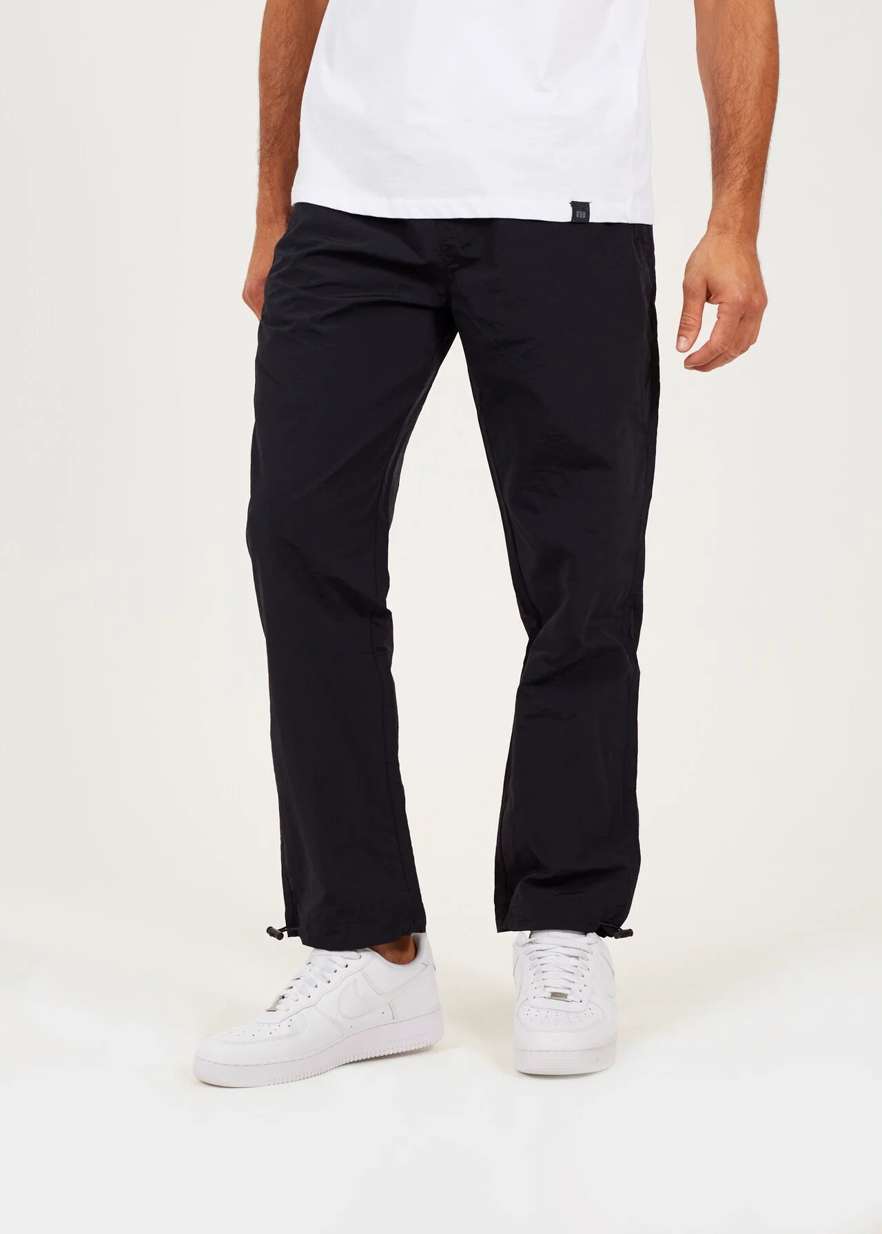TASLAN LOOSE FIT CARGO PANTS, BLACK