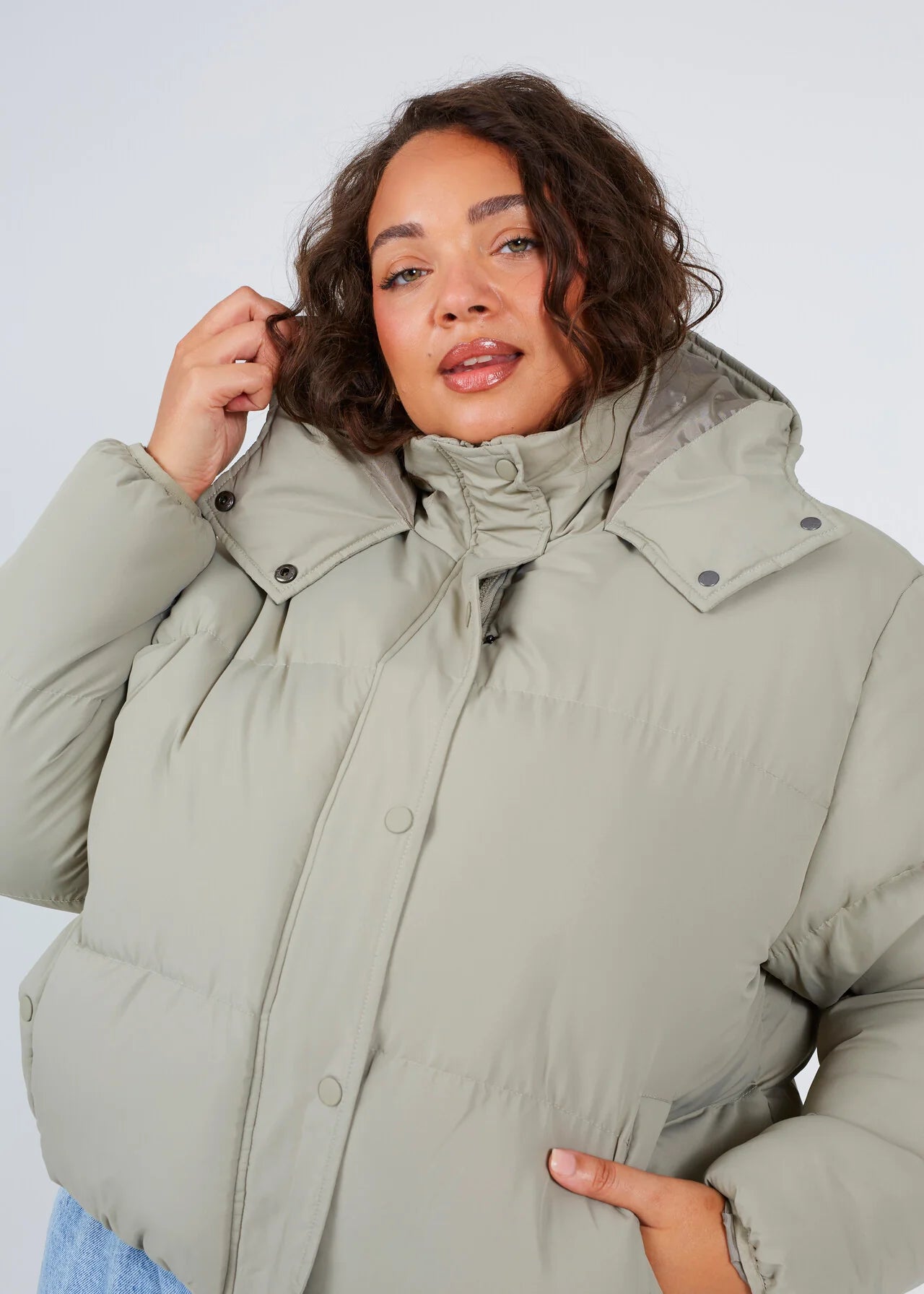 PLUS SIZE SAGE SHORT PADDED PUFFER JACKET