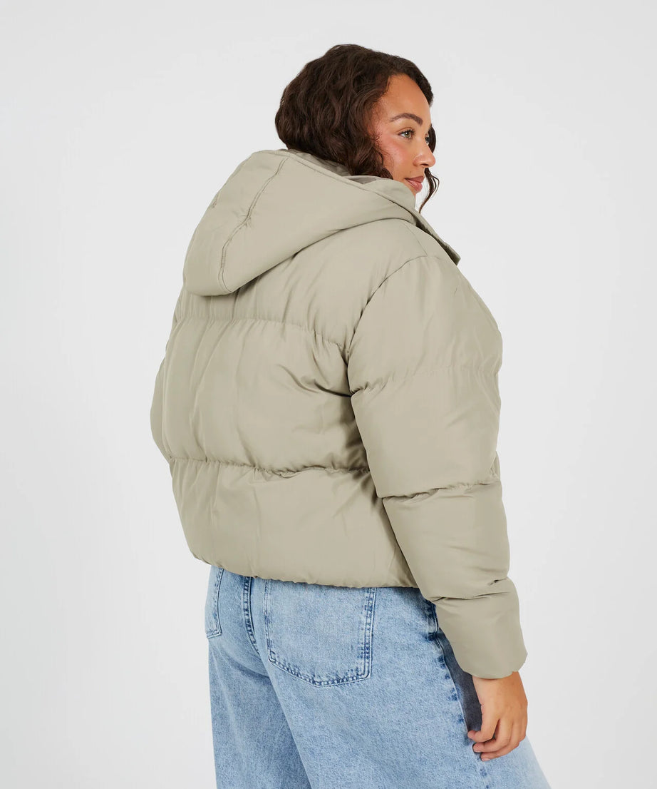 PLUS SIZE SAGE SHORT PADDED PUFFER JACKET