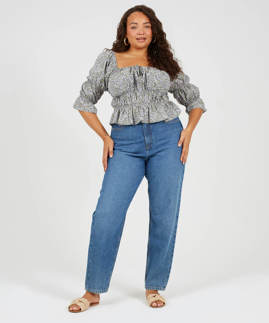 PLUS SIZE MID BLUE HIGH WAISTED MOM JEANS