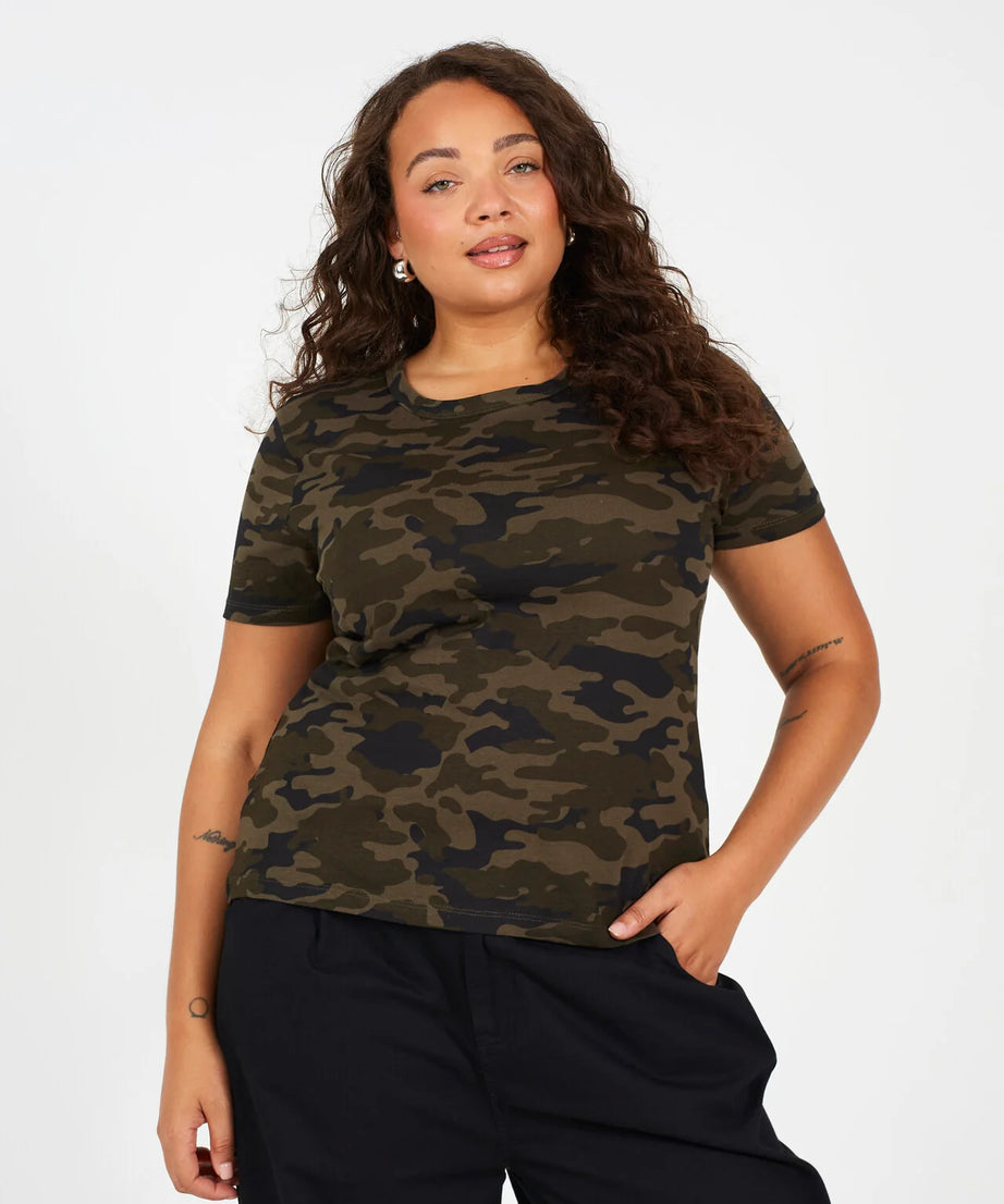 PLUS SIZE CAMOUFLAGE PRINT SHORT SLEEVE T-SHIRT