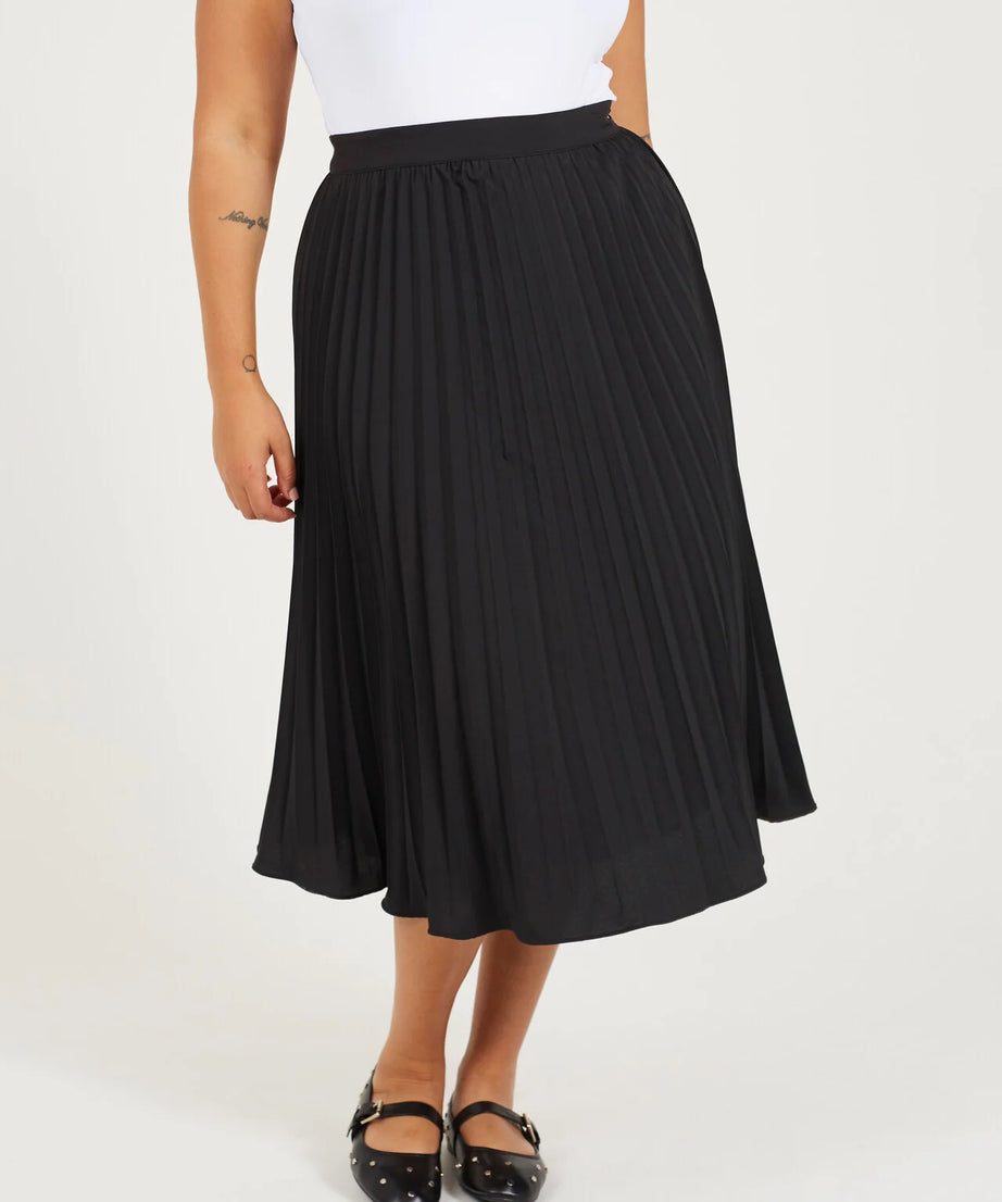 PLUS SIZE BLACK PLEATED MIDI SKIRT